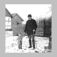 011-0109  Oskar von Frantzius mit Sohn Wolf-Dietrich 1937.jpg